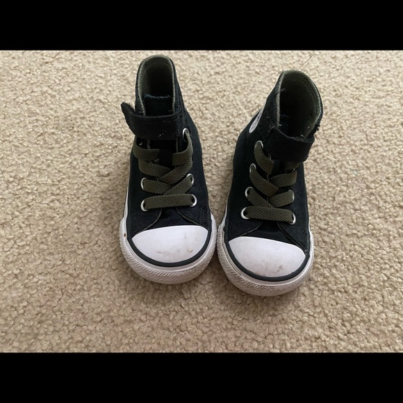 Baby converse shoes size 4 - Picture 4 of 4